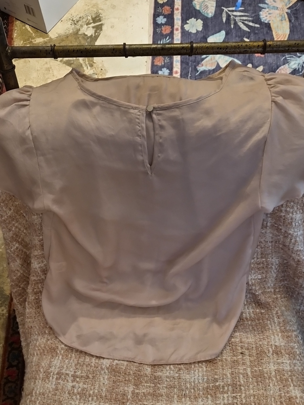 Hagel, Size XL, Light Mauve Short Sleeve Keyhole Back Blouse